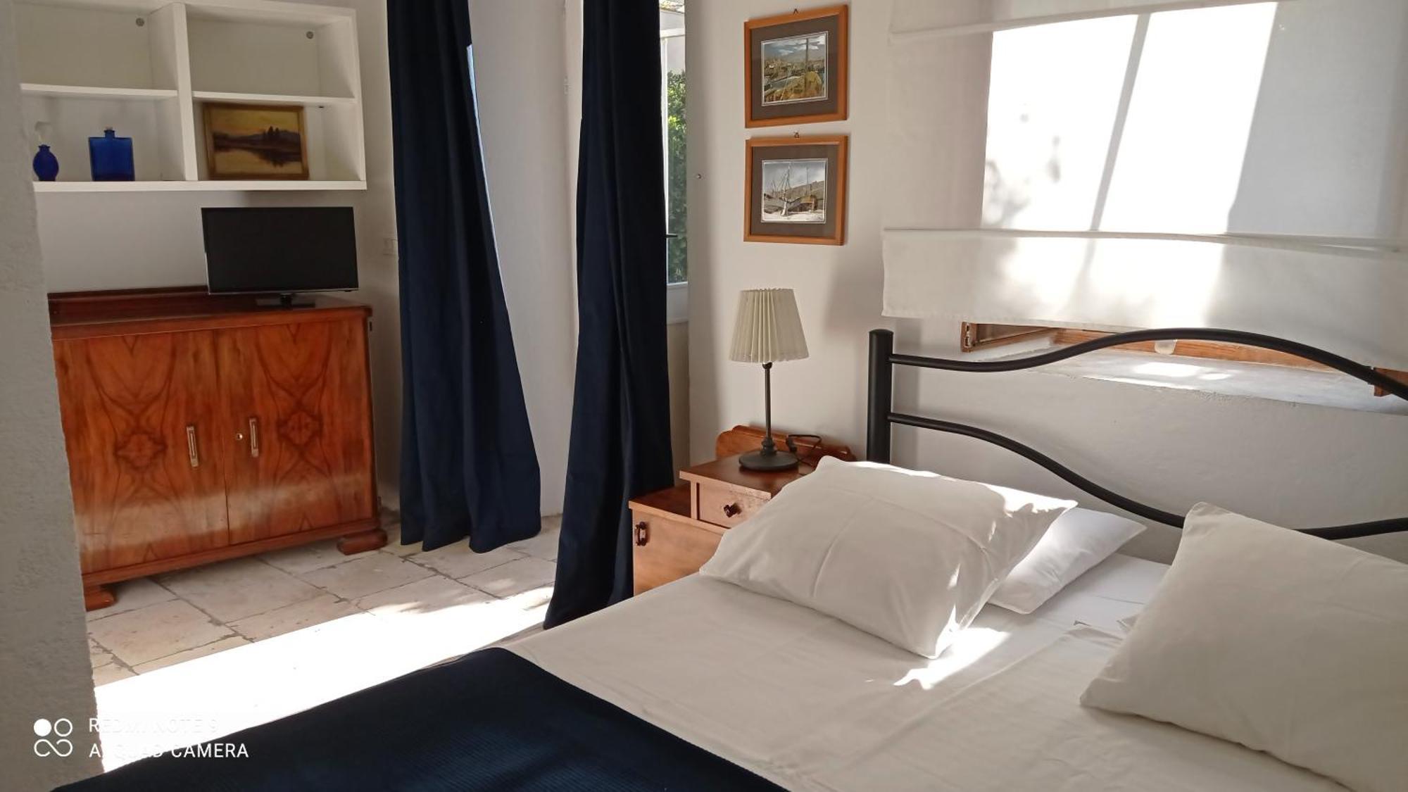 Charming Two-Bed Apartment Orange Garden Sutivan Kültér fotó