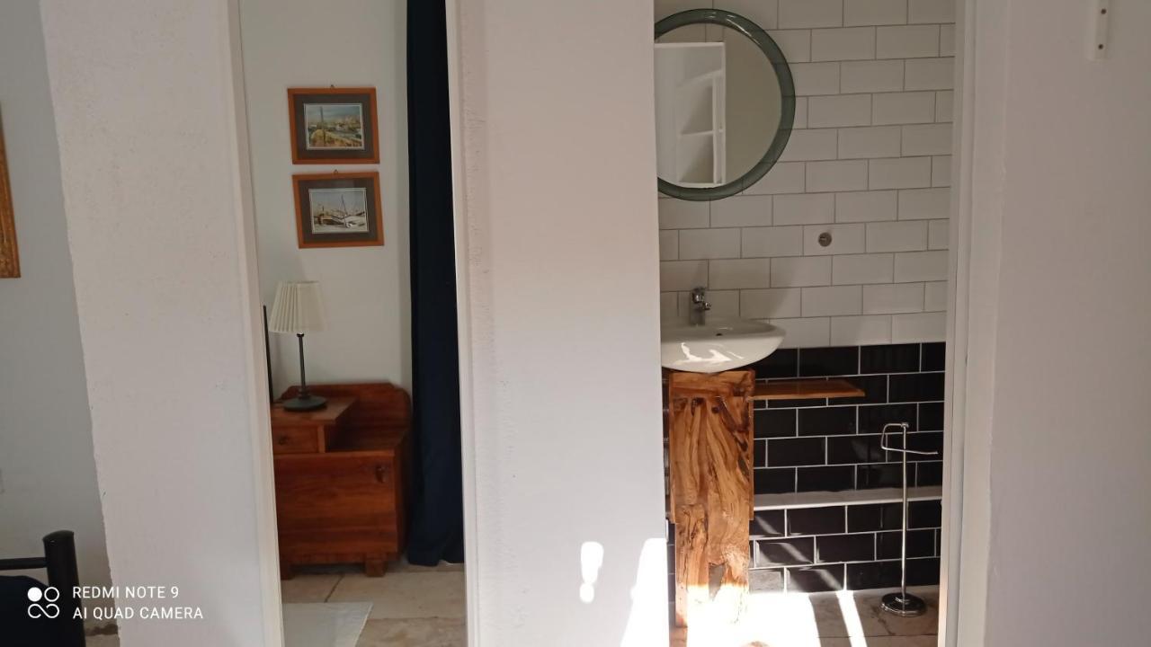 Charming Two-Bed Apartment Orange Garden Sutivan Kültér fotó